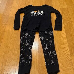 Old Navy unisex Halloween 2 piece sleep set size small 6 .